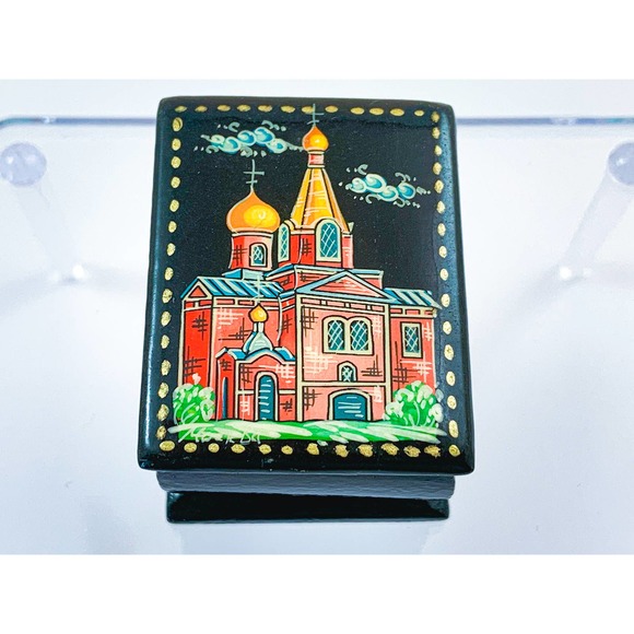 Vintage Black Lacquer Russian Folk Art Wooden Box - Size for Pills or Rings - Picture 4 of 10